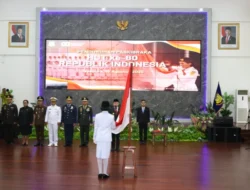 Pj Gubernur Agus Fatoni Resmi Kukuhkan 32 Anggota Paskibraka Papua Tahun 2025