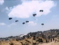 Payung Parasut Untuk Gaza Tak Hanya Bawa Bantuan, Tapi Pesan Persahabatan
