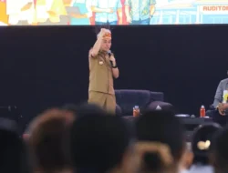 Di Hadapan 8.000 Mahasiswa Uncen, Pj Gubernur Agus Fatoni Ajak Tingkatkan Kualitas SDM Guna Pembangunan Papua