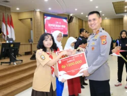 STIK-PTIK Akhiri Gebyar Merah Putih HUT RI ke-80 Dengan Penyerahan Hadiah & Piagam