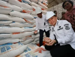 Pj Gubernur Papua Agus Fatoni Pastikan Harga Beras Stabil-Daya Beli Masyarakat Tinggi