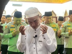 Polda Kaltim Gelar Shalat Gaib untuk Mendoakan Driver Ojek Online Almarhum Affan Kurniawan