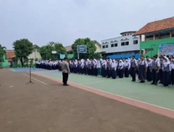Bhabinkamtibmas dan babinsa Berikan Pembinaan Disiplin dan PBB kepada Siswa SMPN 1 Citeureup