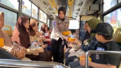 Satlantas Polres Metro Tangerang Kota Kampanyekan Keselamatan Lalu Lintas di Halte Bus Tayo TangCity