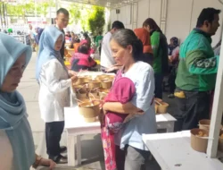 Lapas Tulungagung Jum’at Berkah Bagikan Makan Gratis