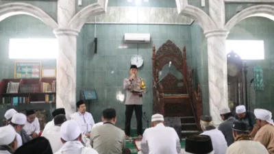Kapolres Metro Tangerang Kota Gelar Jum’at Keliling dan Curhat Bersama Warga Karawaci