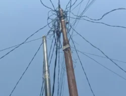 Warga Kemang Protes Pemasangan Kabel Wi-Fi Yang Melintas Tanpa Izin