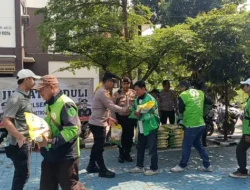 Jumat Peduli Polsek Pinang Polres Metro Tangerang Kota Bersama Komunitas Ojol Pinang-Kunciran: Jaga Warga, Jaga Lingkungan, Jaga Aturan, Jaga Amanah