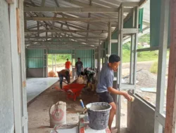 Semangat Terus Berlanjut, Satgas TMMD 126 Kodim Tambrauw Lanjutkan Perehaban Gereja di Tahap Dinding dan Pemasangan Keramik