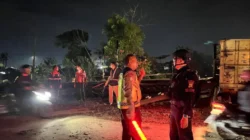 Brimob Polda Metro Jaya Amankan Lokasi Kereta Anjlok di Kedung Waringin, Bekasi