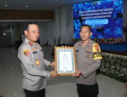 Kapolda Beri Penghargaaan Anggota Teladan Polres Metro Tangerang Kota