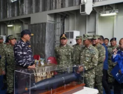 Panglima TNI Dampingi Menhan RI Saksikan Uji Penembakan Torpedo Kapal Selam Otonom Buatan Anak Bangsa
