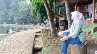 Santai di Pinggir Danau, Melepas Penat di Situ Gede Bogor