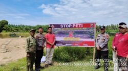 Polres Kuansing Gencarkan Pemasangan Spanduk Stop PETI di Sepanjang Sungai Kuantan