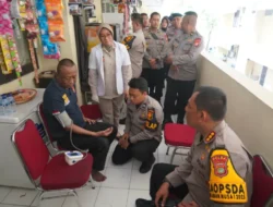 Brimob Polda Metro Jaya Laksanakan Anjangsana Anggota Sakit Menahun Sambut HUT ke-80 Korps Brimob Polri