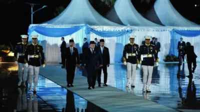Panglima TNI Hadiri Upacara Ziarah Nasional Peringatan Hari Pahlawan 2025 di TMPNU Kalibata