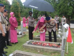 Brimob Metro Jaya Mengikuti Rangkaian Ziarah dan Tabur Bunga di TMP Kalibata