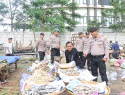 Cegah Gangguan Kamtibmas, Polisi Laksanakan Patroli Dialogis di Titik Keramaian Pasar