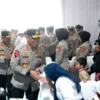 Wakapolri Berikan Santunan dan Bakti Sosial Kepada Warga Sekitar SMA Kemala Taruna Bhayangkara Bogor