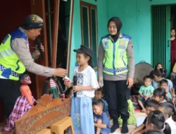 Polri Laksanakan Baksos, Layanan Kesehatan, dan Trauma Healing di Lokasi Bencana Tanah Bergerak Desa Maribaya