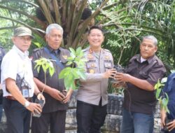 Kapolres Kuantan Singingi Coffee Morning Bersama Rekan Media dan Tanam Bibit Pohon