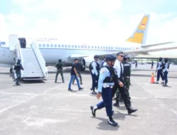 Sukhoi Su 27/30 Skadron Udara 11 Paksa Mendarat Pesawat Asing di Lanud Sultan Hasanuddin