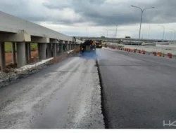 Perkuat Mutu Jalan Tol Area Junction Palembang: HKA Selesaikan Overlay ±12.000 Ton Hotmix