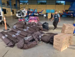 Polri Kirim Ribuan Paket Kebutuhan dan Peralatan SAR ke Aceh, Sumut, dan Sumbar