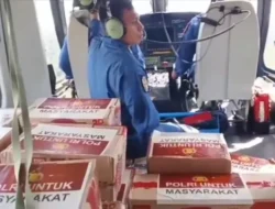 Polri Lanjutkan Distribusi Bantuan Bencana Banjir dengan Airdrop ke Taput dan Tapteng