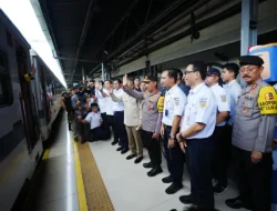 Tinjau Pengamanan Nataru di Stasiun Pasar Senen, Kapolri Ingatkan Kesiapsiagaan Hadapi Potensi Bencana
