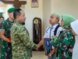 Panglima TNI Kuatkan Hati Keluarga Almarhum Prajurit TNI yang Gugur dalam Penanganan Bencana di Padang