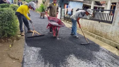 Realisasi Bantuan Keuangan Tahap II Desa Cibalung untuk Pengaspalan Jalan di Kp. Muaracideng
