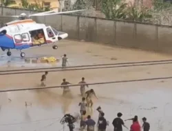 Meski Dengan Risiko Pendaratan, Helikopter Poludara Baharkam Polri Berhasil Dropping Logistik Bantuan ke Aceh Tamiang