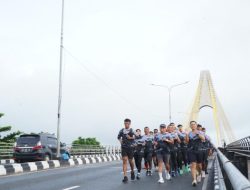 Kapolda Riau Deklarasikan Green Policing Runners, Tanam 100 Pohon di Tepi Sungai
