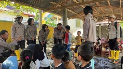 Keceriaan Anak-anak Agam Korban Galodo di Tenda Pengungsian