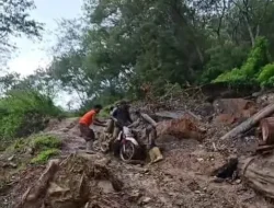 Terobos Medan Ekstrem, Warga Kampung Serule Apresiasi Personel Polres Aceh Tengah Jadi Yang Pertama Salurkan Logistik