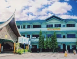 Jejak Tak Pernah Padam: Kisah H. Amran Sidi dan Hj. Jusma Mendirikan Yayasan Pendidikan dan Kesehatan Baiturahmah di Kota Pafang