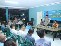 Ngopi Kamtibmas di Cipondoh, Kapolres Metro Tangerang Kota Ajak Warga Bersama Cegah Tawuran dan Narkoba