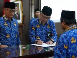 Prof. Zudan Kukuhkan KORPRI UNS: Awal Konsolidasi Korpri Kampus dan Penguatan Identitas Korps