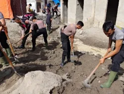 Bersihkan Rumah Allah Pascabanjir, Polri dan Warga Bener Meriah Gotong Royong Siapkan Meunasah Sambut Ramadan