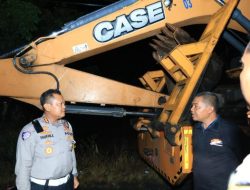 Polda Riau Kembali Kirim 3 Alat Berat Bantu Pemulihan Pasca Bencana Agam