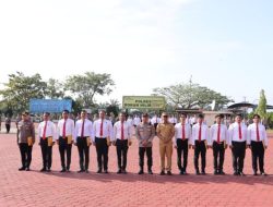 Wabup Rohil Beri Penghargaan Personel Kepolisian Berprestasi Ungkap 79,970 Kg Sabu