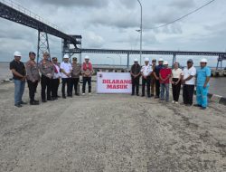Trestle Pelabuhan Umum Tanjung Buton Ambruk, Polres Siak Lakukan Monitoring dan Mitigasi Keselamatan
