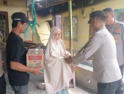 Atensi AKBP Jhon Sitepu SIK MH, Kapolsek Perbaungan Salurkan Bansos Ramadan Untuk Korban Kebakaran di Sergai