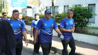 Langkah Sehat, Semangat Kuat: Pegawai Rutan Surakarta Gelar Jalan Sehat Penuh Kebersamaan