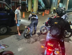 Patroli Gabungan Brimob Polda Metro Jaya Amankan Kendaraan dan Alat Mencurigakan di Rawamangun