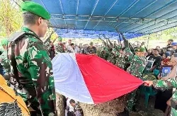 Upacara Militer Iringi Pemakaman Sertu Arifin Cepa yang Gugur dalam Tugas