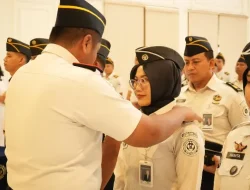 Karutan Surakarta Sematkan Tanda Kenaikan Pangkat, Lima Pegawai Resmi Naik Golongan Lewat Program Penyetaraan Ijazah