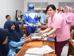Kapolres Bulukumba Antar Ompreng MBG Dikawal 6 Superhero