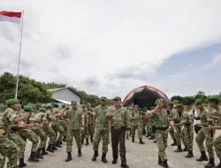 Wapang TNI Dampingi Menhan RI Tinjau Yonif TP 888, Perkuat Pertahanan Negara